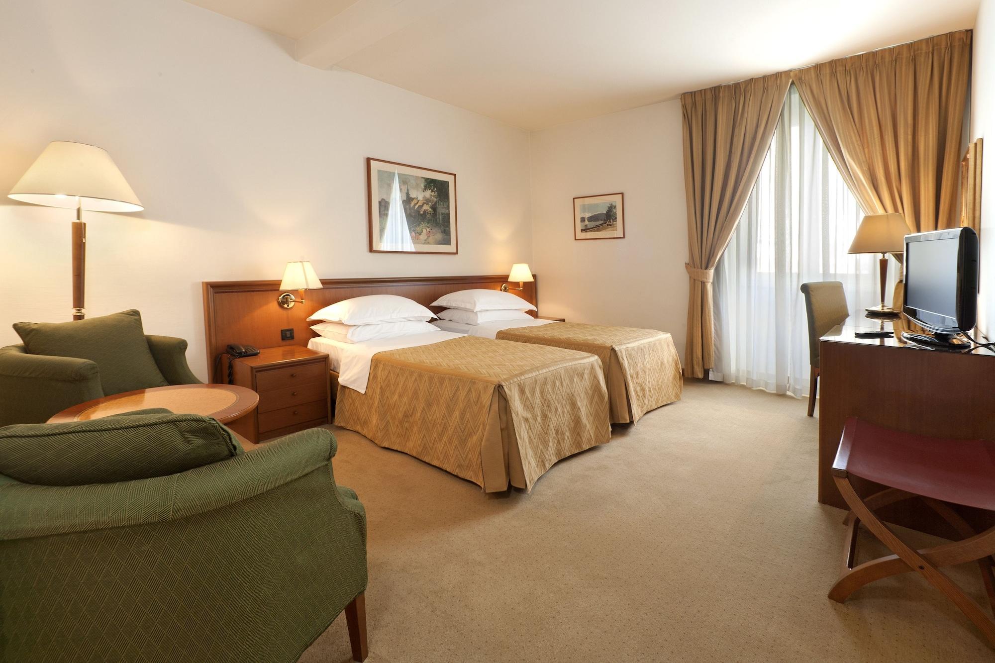 Grand Hotel Bonavia Рийека Екстериор снимка