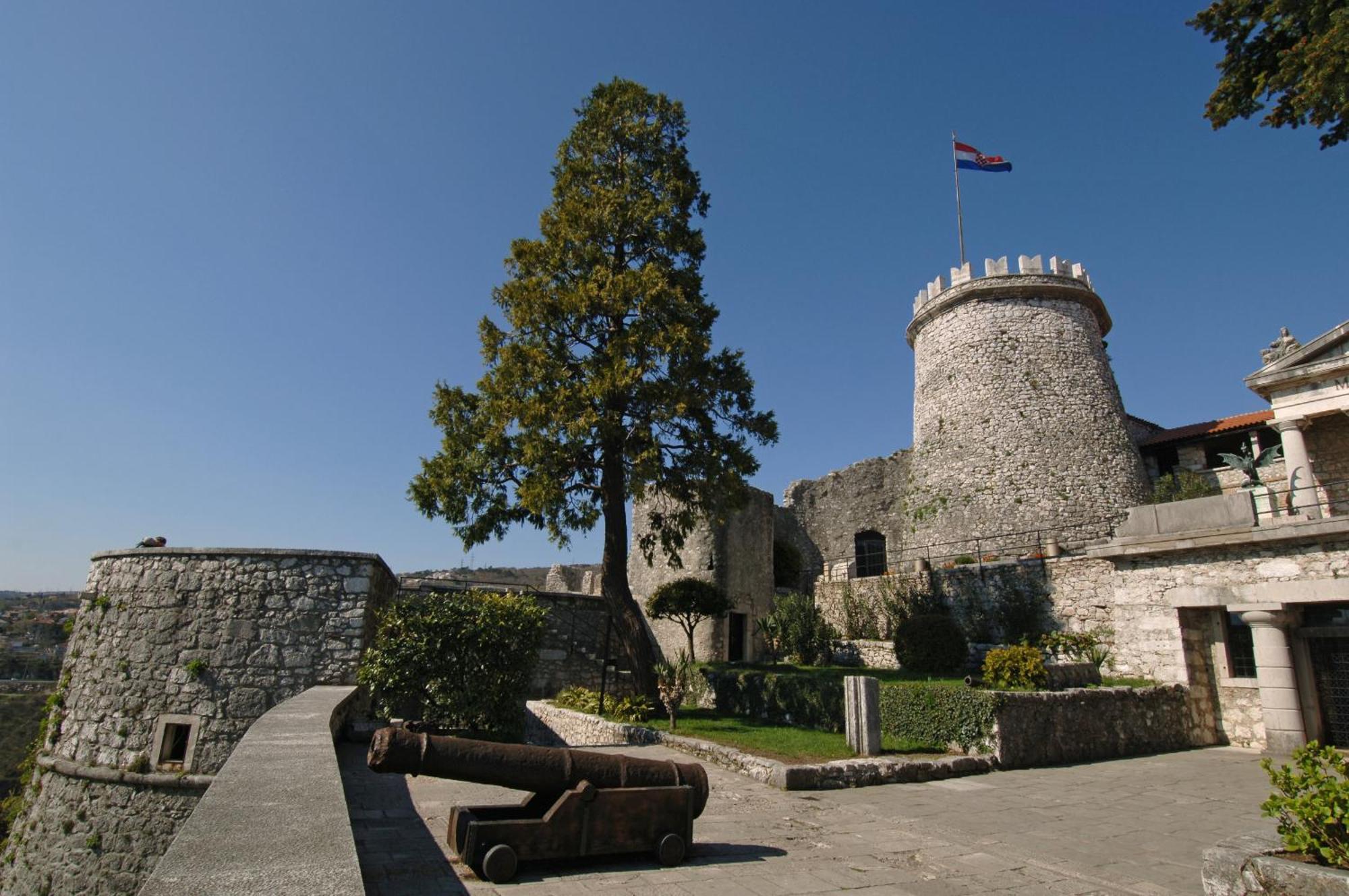 Grand Hotel Bonavia Рийека Екстериор снимка