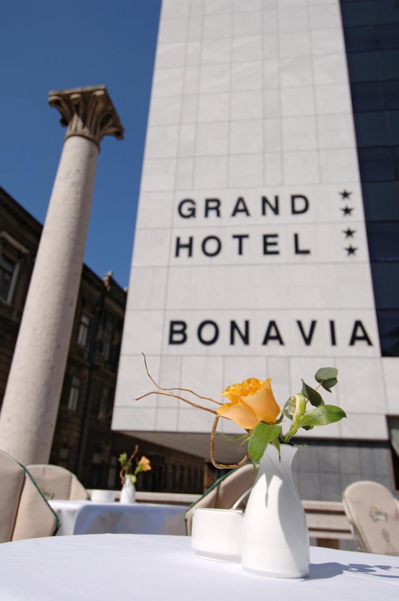 Grand Hotel Bonavia Рийека Екстериор снимка