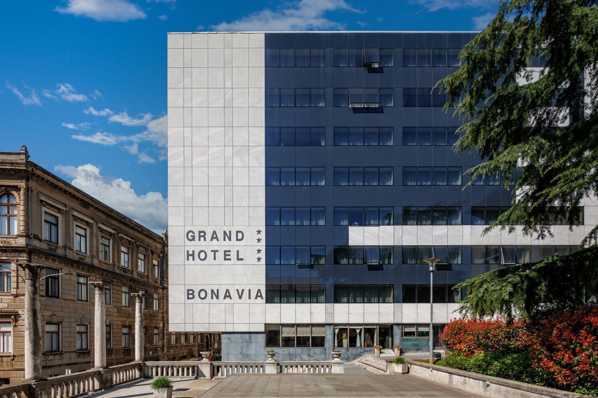 Grand Hotel Bonavia Рийека Екстериор снимка