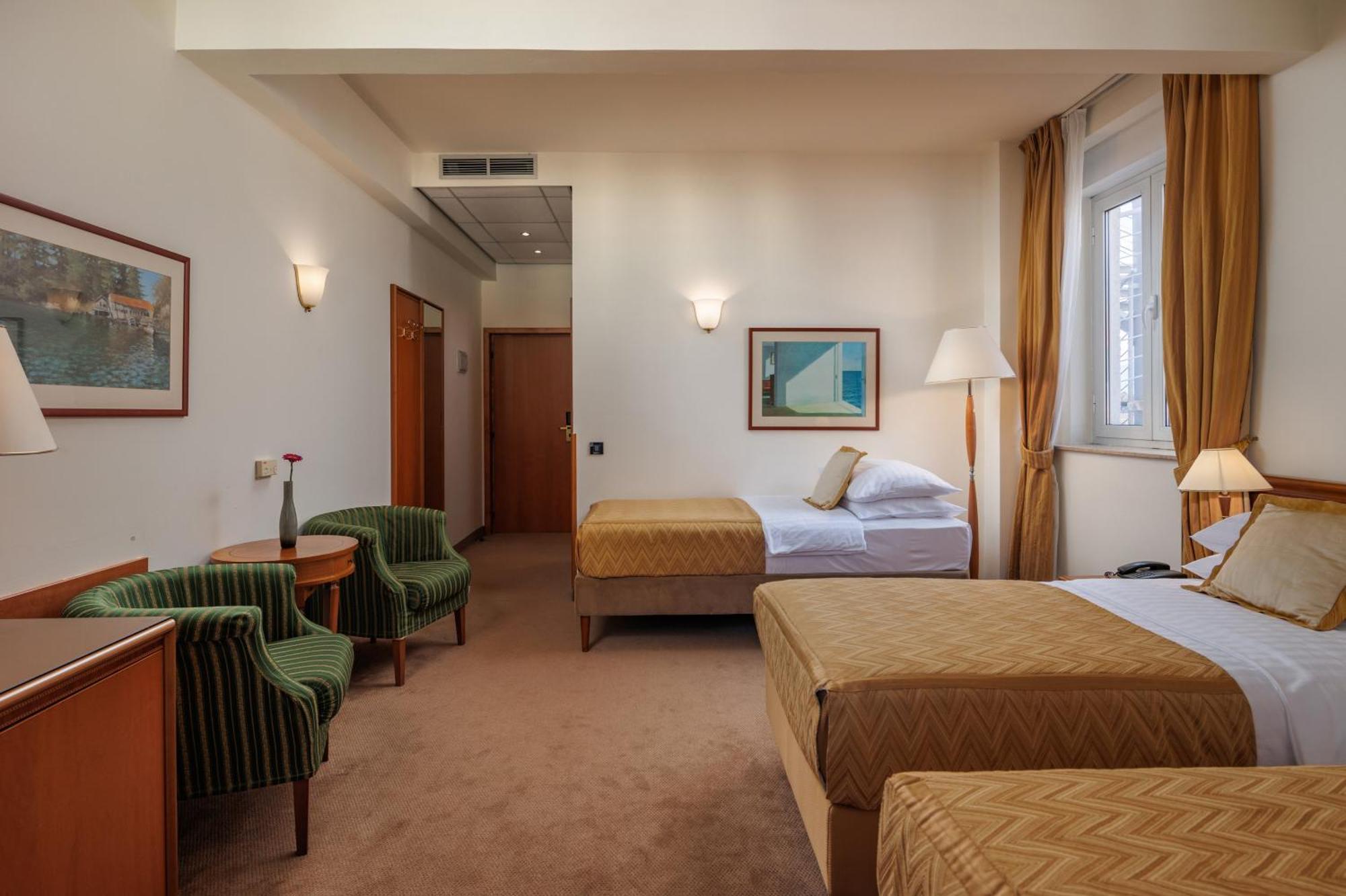 Grand Hotel Bonavia Рийека Стая снимка