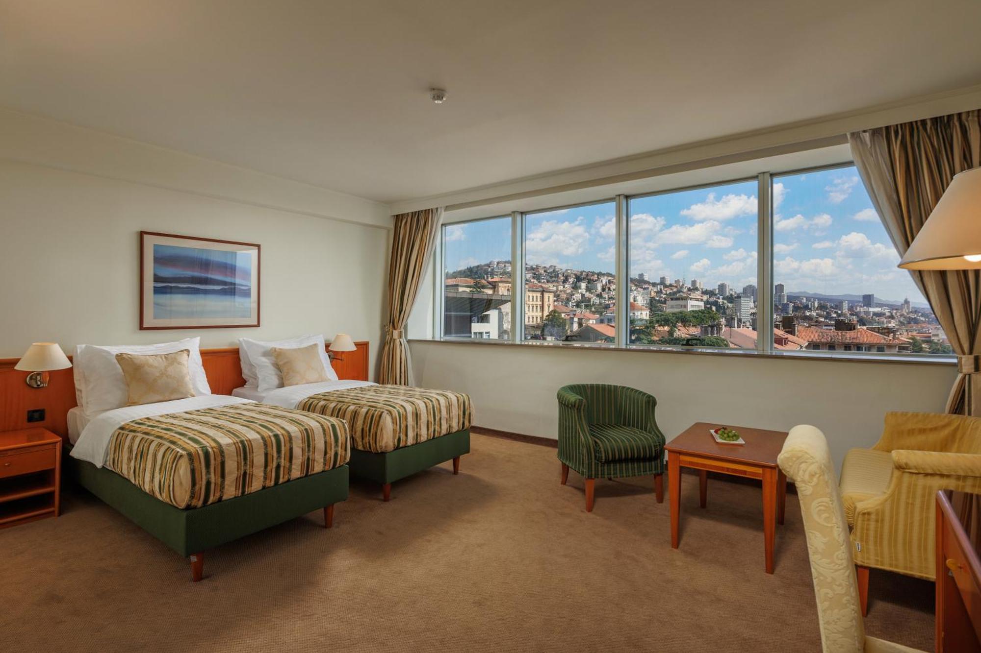 Grand Hotel Bonavia Рийека Екстериор снимка