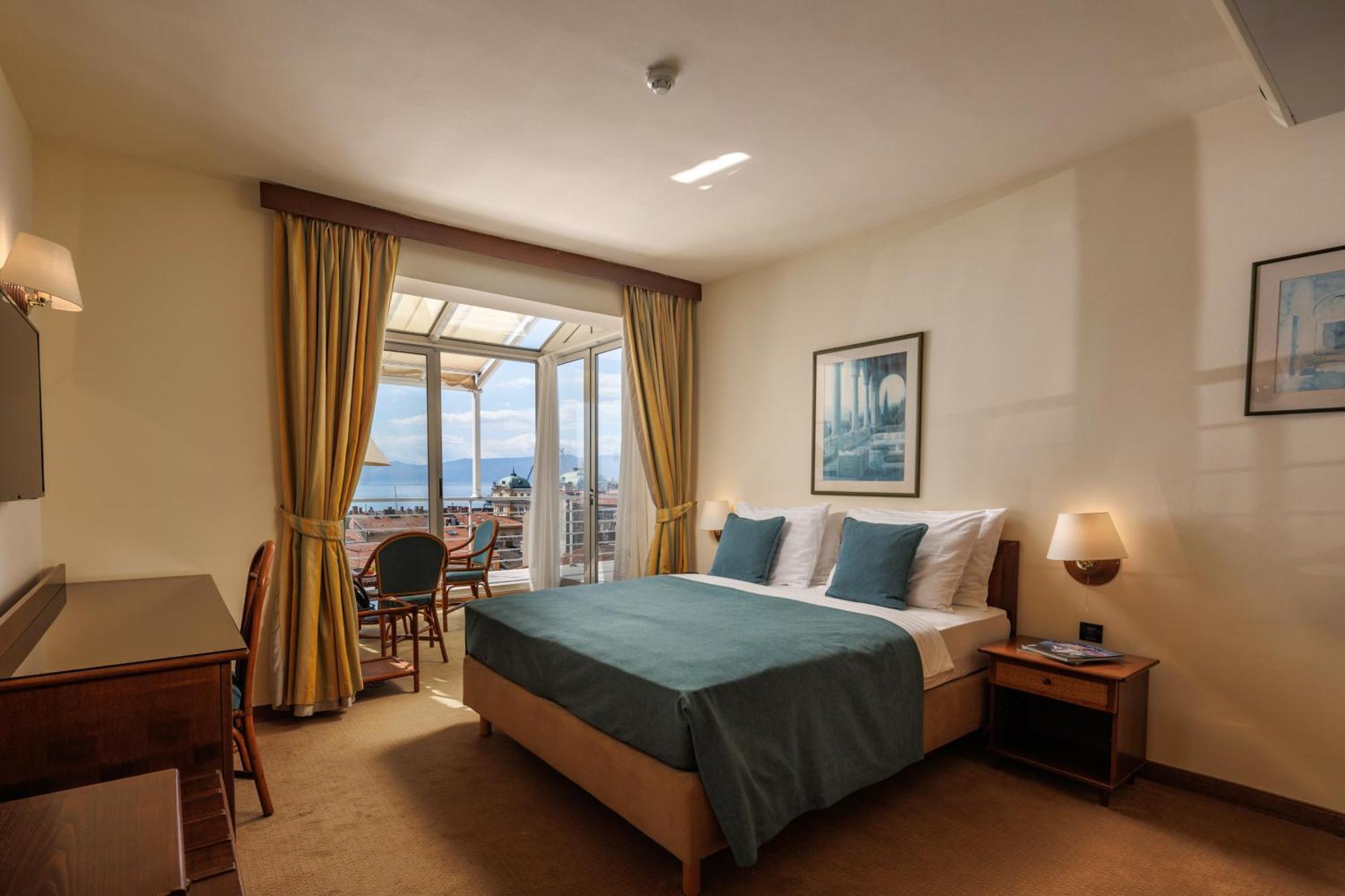 Grand Hotel Bonavia Рийека Екстериор снимка