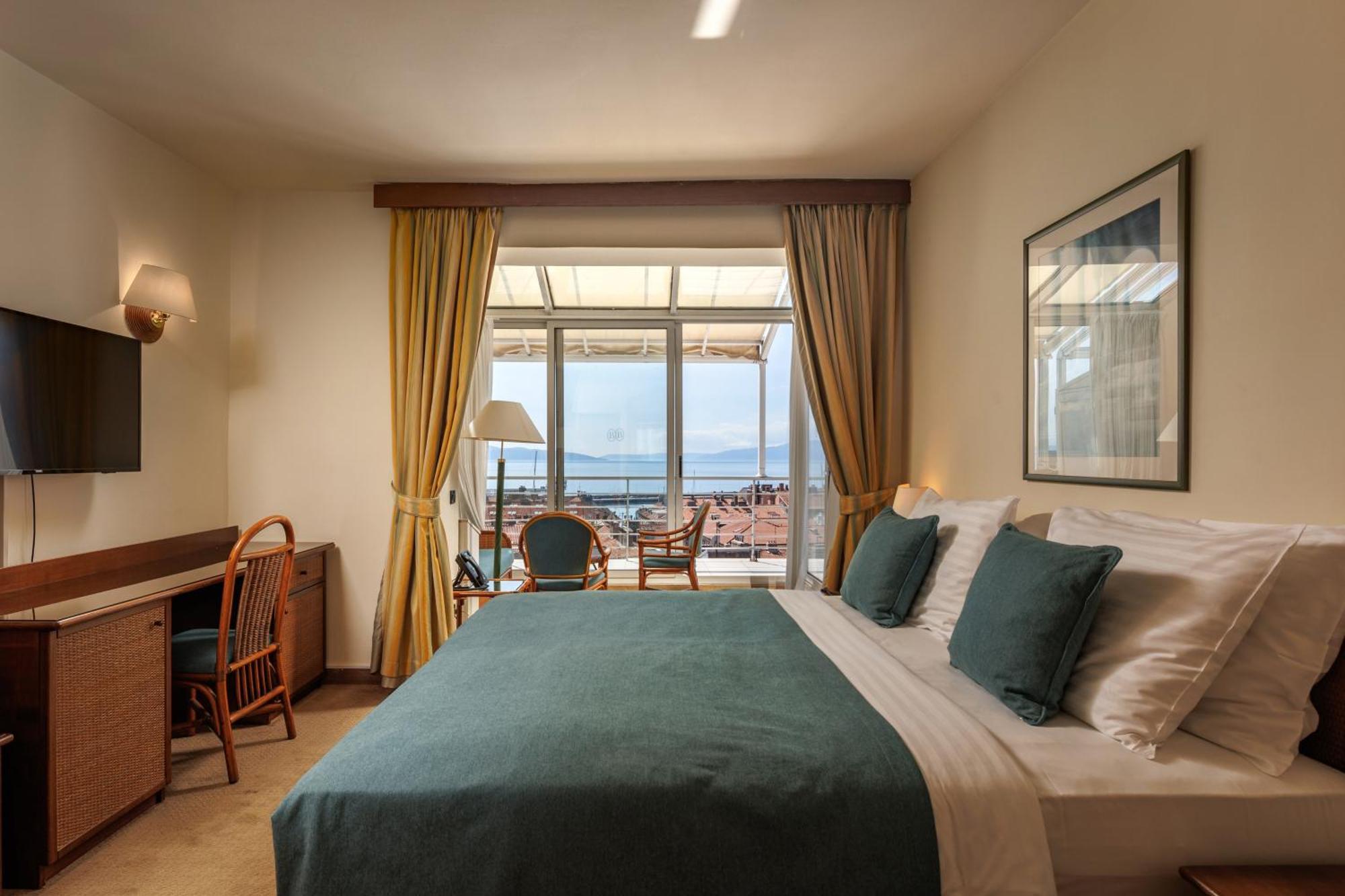 Grand Hotel Bonavia Рийека Екстериор снимка