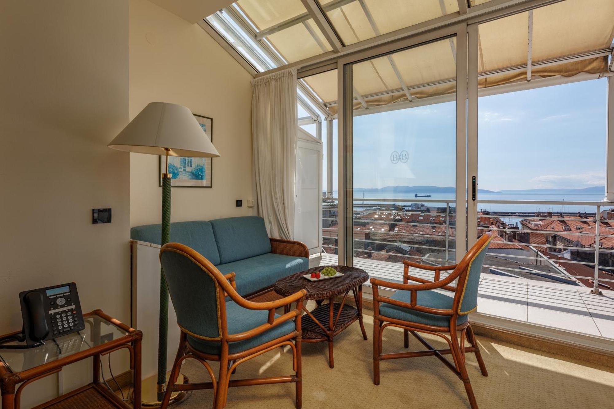 Grand Hotel Bonavia Рийека Екстериор снимка